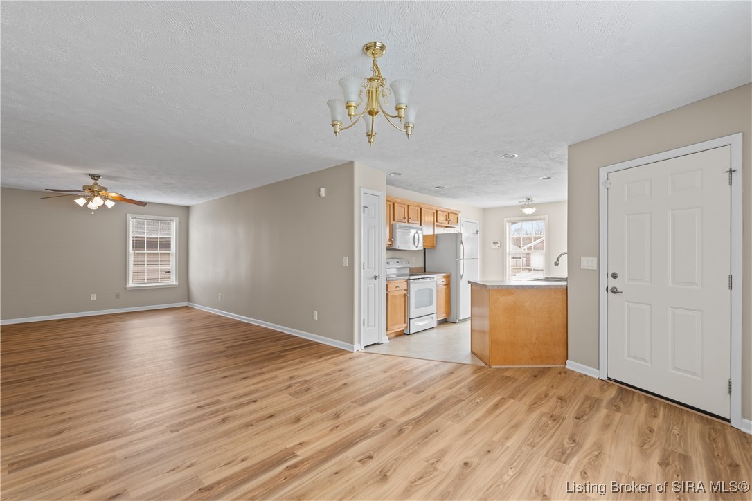 Jeffersonville, Indiana 47130, United States, 3 Bedrooms Bedrooms, ,2 BathroomsBathrooms,Residential,Active,86388