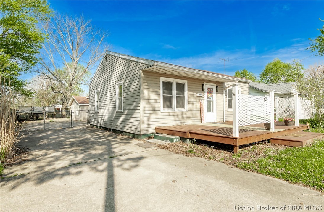 Photo 1 of 27 — 180 Park Drive, Scottsburg, IN 47170