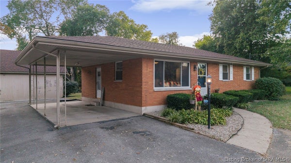536 E DAISY LN, NEW ALBANY, IN 47150 - Image 5d43a24f67d2a17c5bde69ef71ed60a4/2499461049