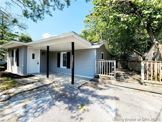 213 STARLIGHT DR, CLARKSVILLE, IN 47129 - Image 677a3b4bd8f4c57334f6b95cd843df4e/958909816