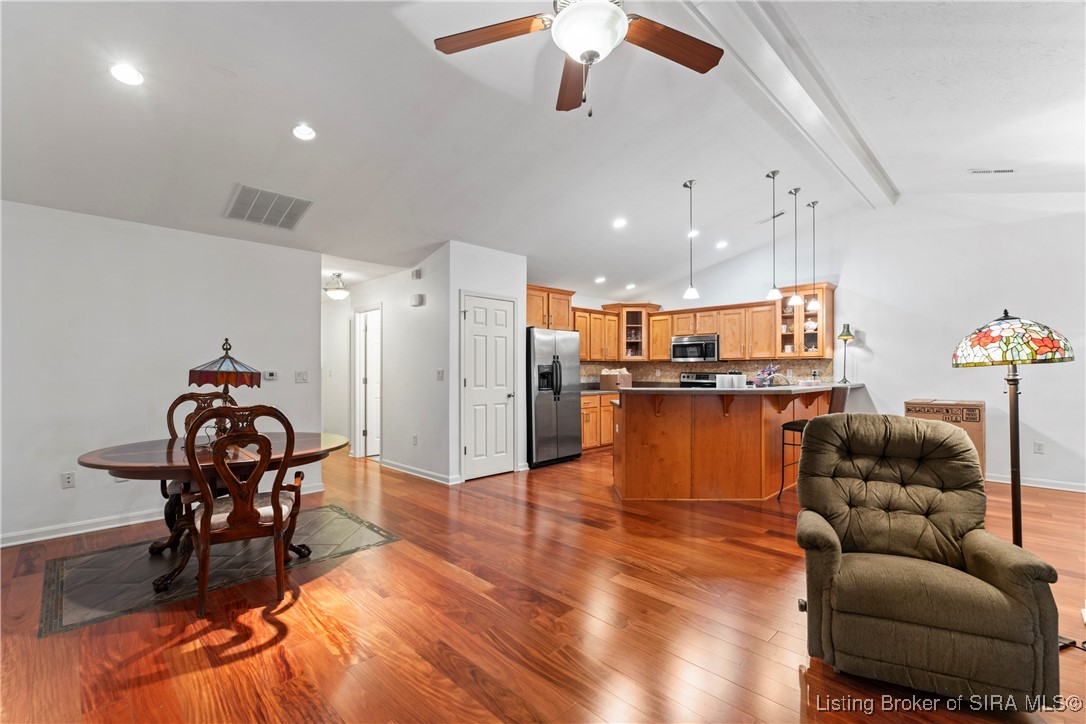 Clarksville, Indiana 47129, United States, 2 Bedrooms Bedrooms, ,2 BathroomsBathrooms,Residential,Active,41142