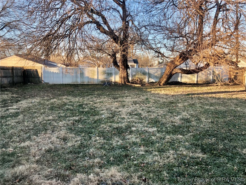 Jeffersonville, Indiana 47130, United States, 3 Bedrooms Bedrooms, ,1 BathroomBathrooms,Residential,Active,81700