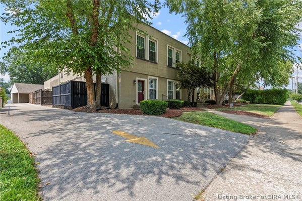 925 E 7TH ST APT 104, JEFFERSONVILLE, IN 47130 - Image a878b2f2a83c501dfab89de7f8e7ee64/425110080