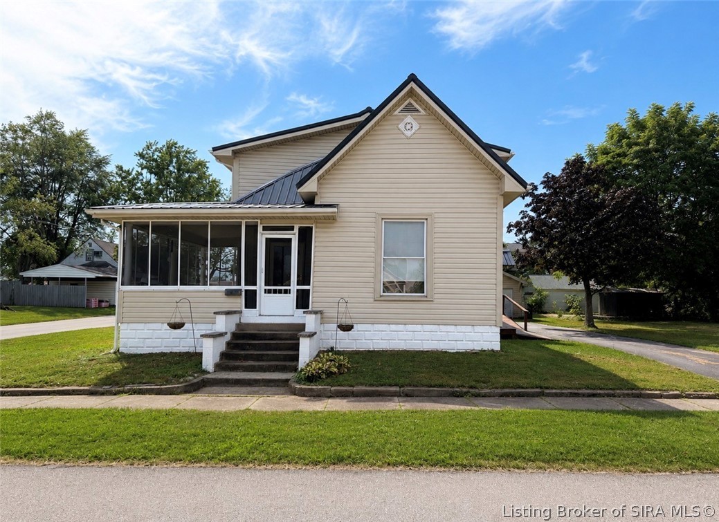 Photo 1 of 26 — 104 N Meridian Street, Scottsburg, IN 47170