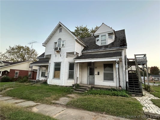 220 W SPRING ST, BROWNSTOWN, IN 47220 - Image c7b2c0bb8293f0d00657f69f81332b4e/3415587697