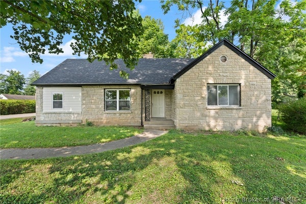 2705 CHARLESTOWN RD, NEW ALBANY, IN 47150 - Image d4ceda1cb3f72190afec9ca4558d9bba/1752478799