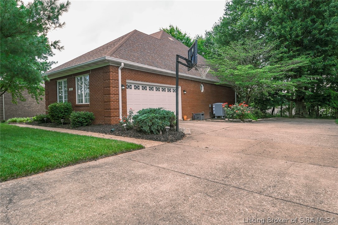 1023 Plum Ridge Drive - Photo 4