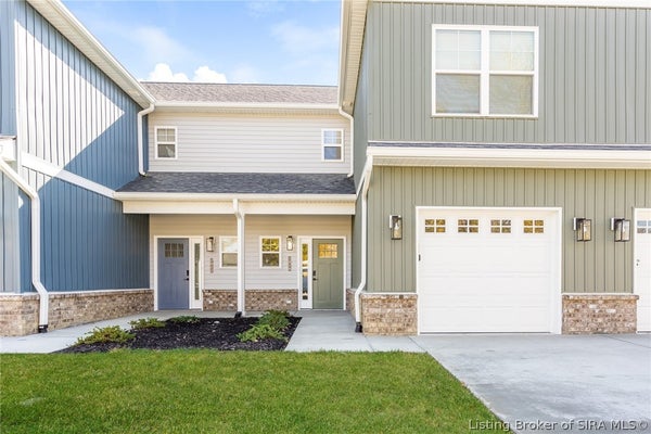 2924 PADDLE WHEEL DR, JEFFERSONVILLE, IN 47130 - Image e84e48efb4315f65ee048dcb87108b1b/4235469593
