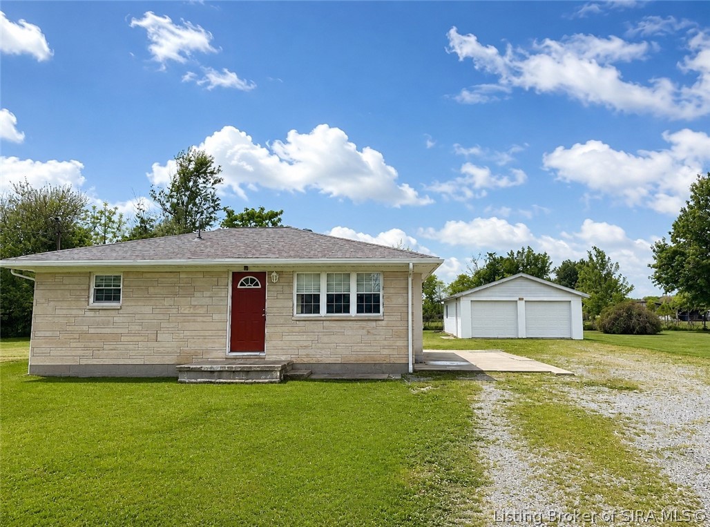 Photo 1 of 17 — 776 N Abbott Lane, Salem, IN 47167