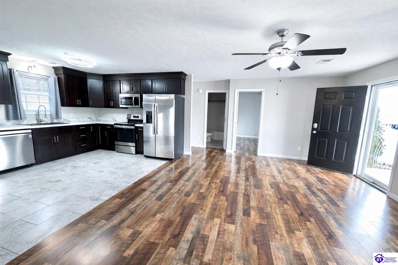 154 Beechwood Street - Photo 2