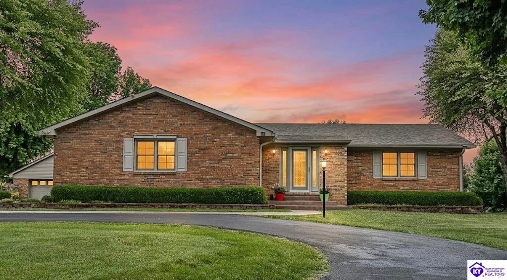 Photo 1 of 62 — 696 Pine Valley Drive, Elizabethtown, KY 42701