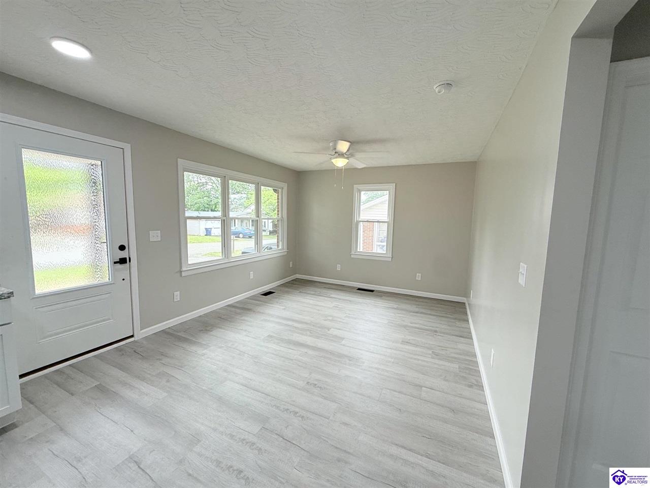 209 Russell Avenue - Photo 4