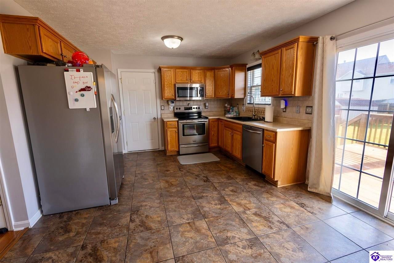 127 Longsdale Court