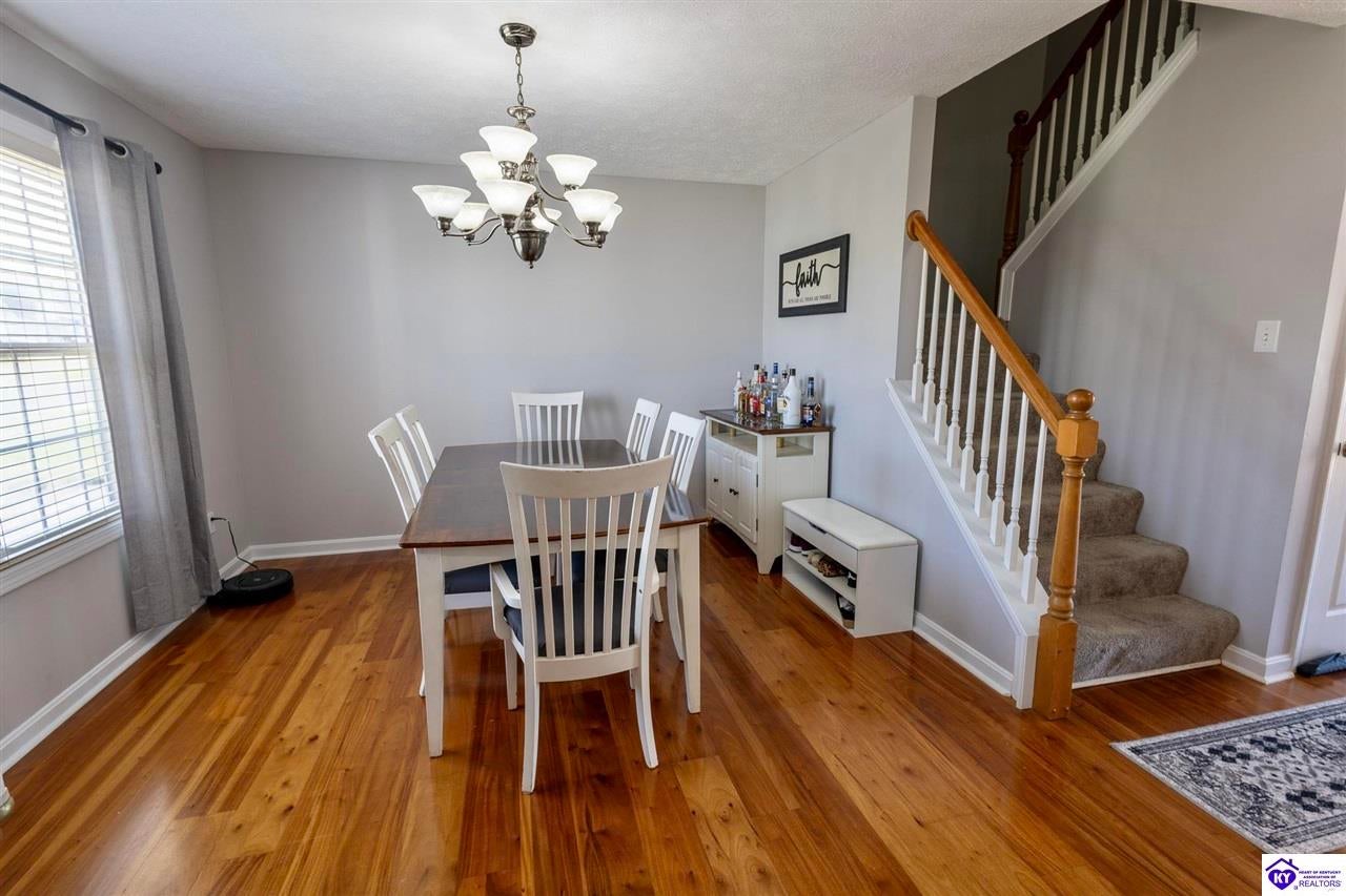 127 Longsdale Court