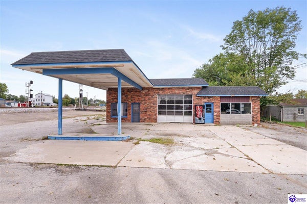 331 MAIN ST, LEBANON JUNCTION, KY 40150 - Image 4e9e80d20f9d5abf0c05d5520e7451e0/784409611