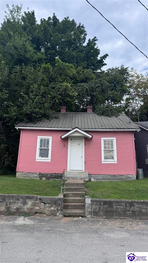 Photo of 115 S First Street, Greensburg, KY 42743 (MLS # HK2603731)