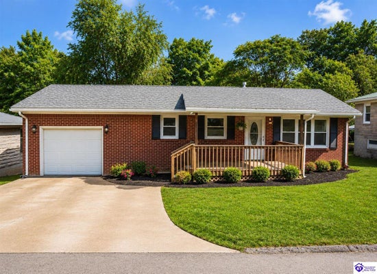 302 E LOCUST ST, GREENSBURG, KY 42743 - Image 50ca53e0bd4f684bd7f7a95f06d0a2b4/2554077637