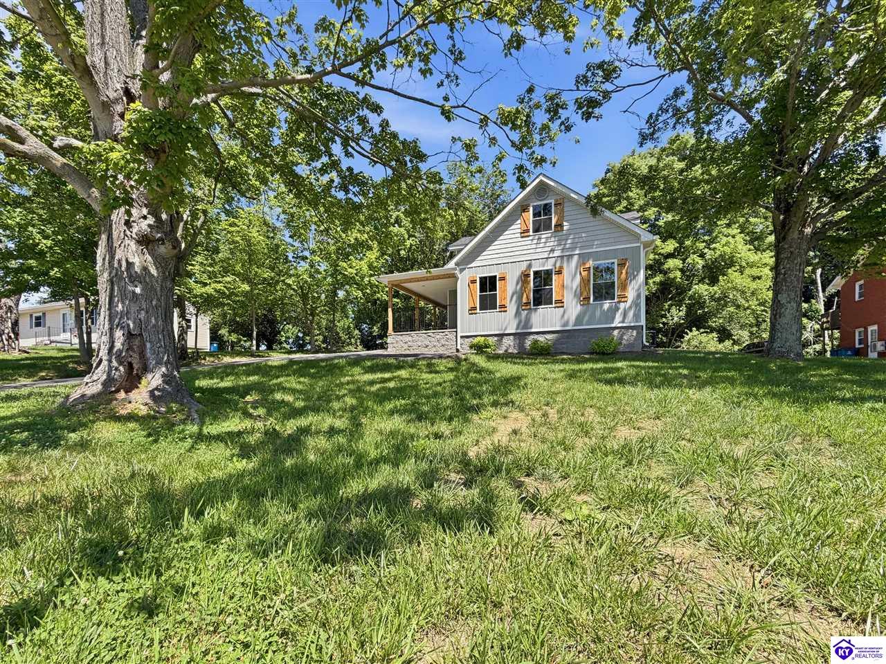 Photo 1 of 36 — 829 Old State Road, Brandenburg, KY 40108