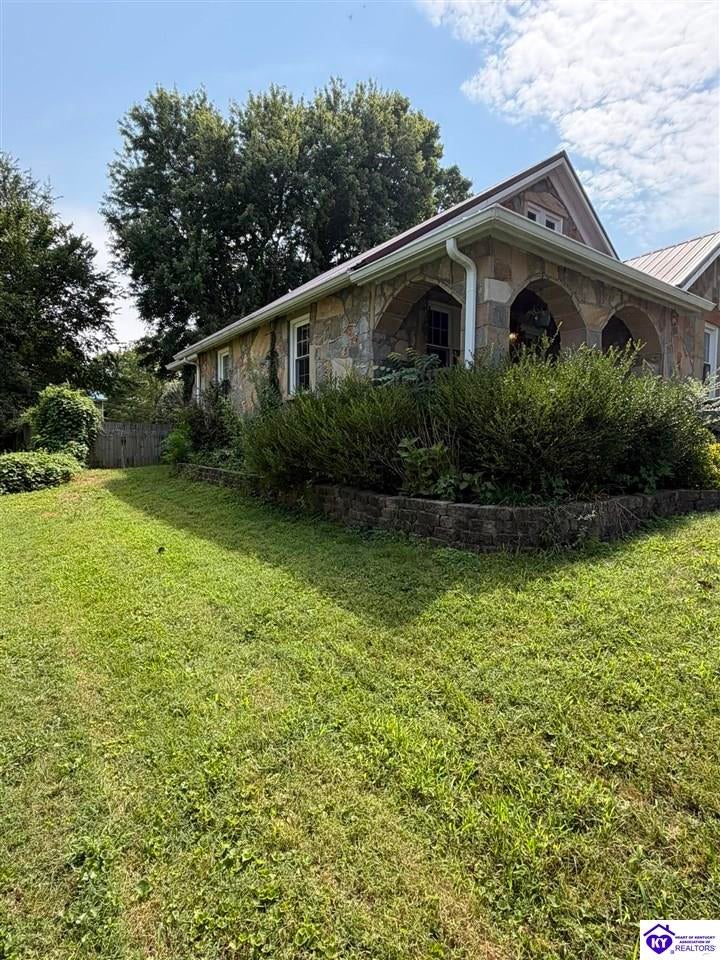 124 W Forest Avenue - Photo 2