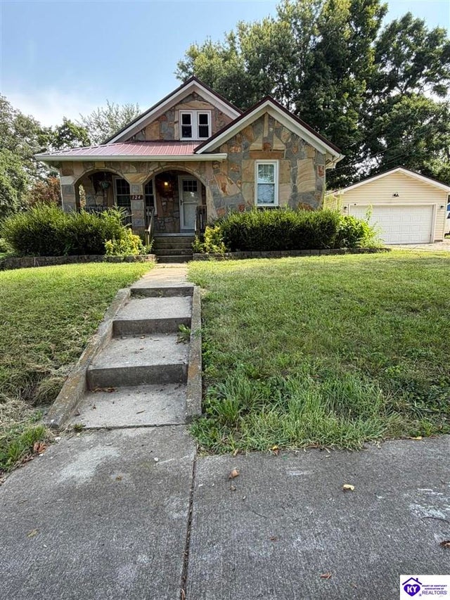 124 W Forest Avenue