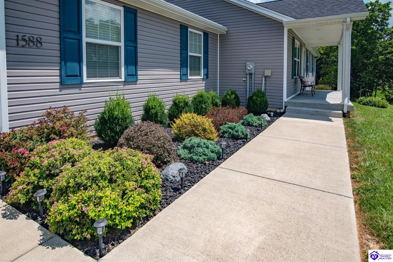 1588 Cecilia Smiths Mill Road