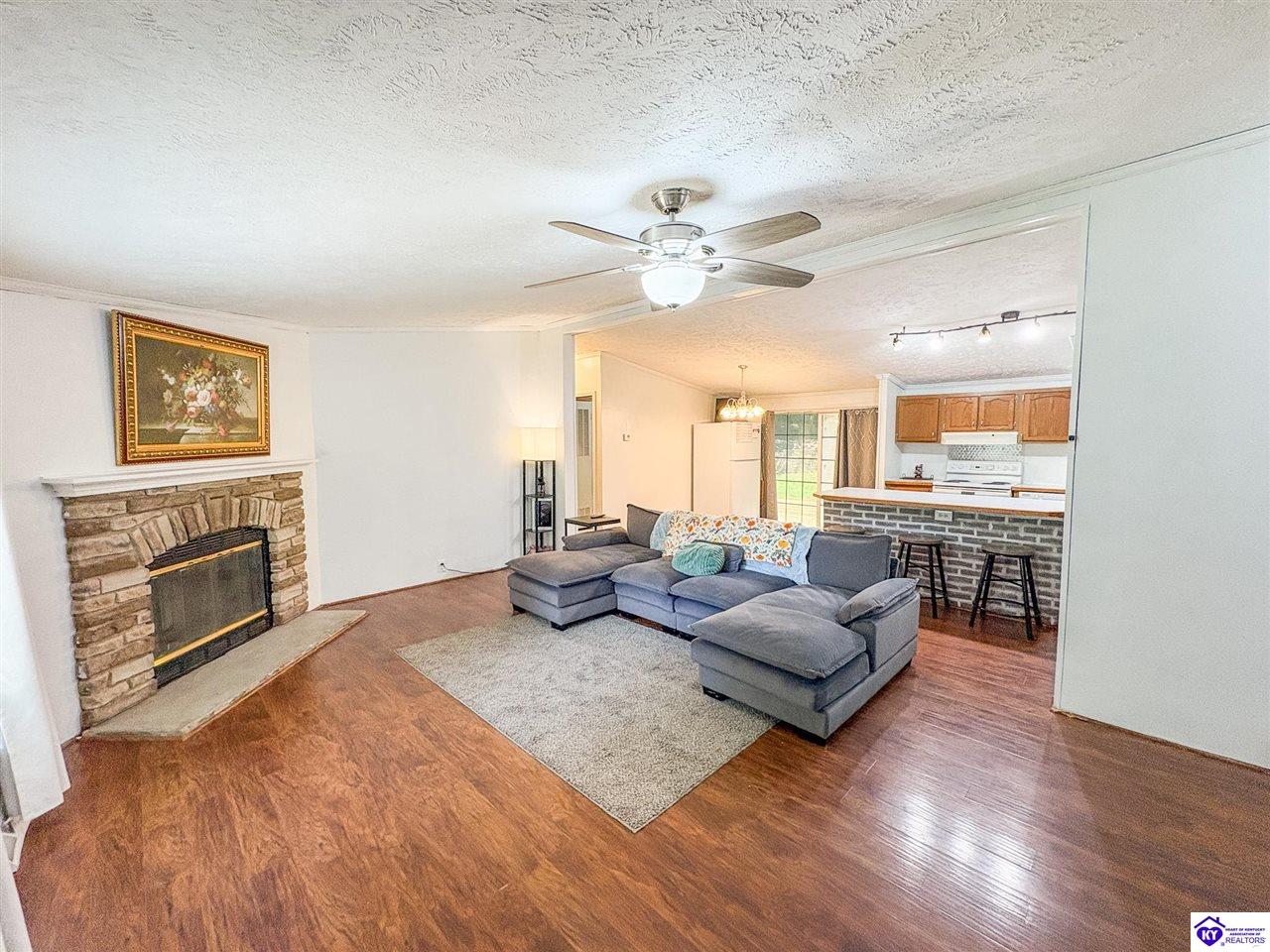 265 Valley Court
