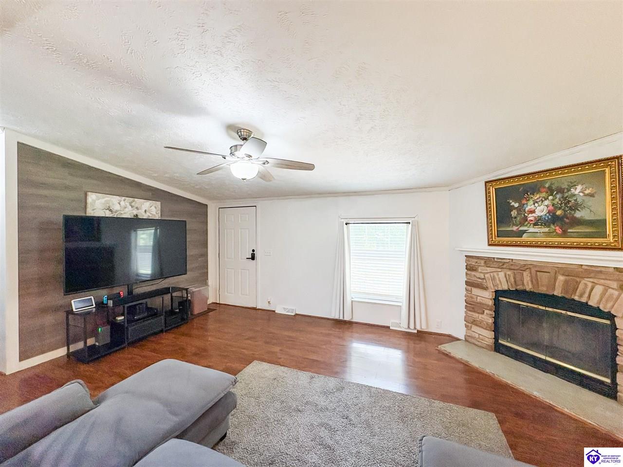265 Valley Court