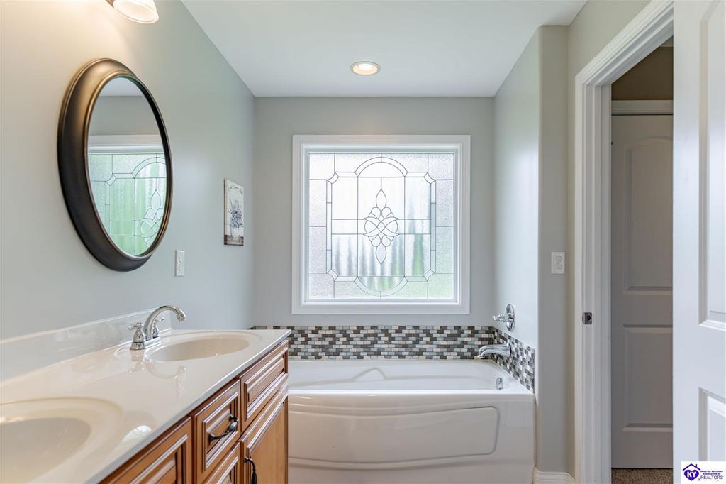 447 Beasley Boulevard, Elizabethtown, KY 42701 MLS HK24001740