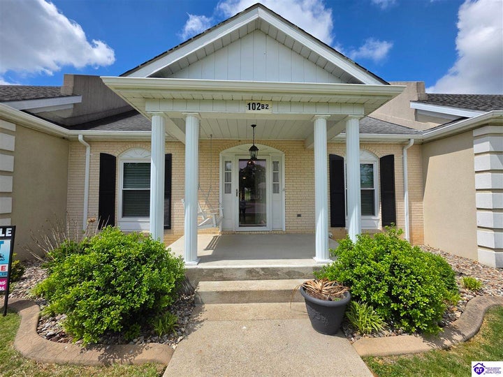 Photo 1 of 33 — 102 Regency Court, Campbellsville, KY 42718