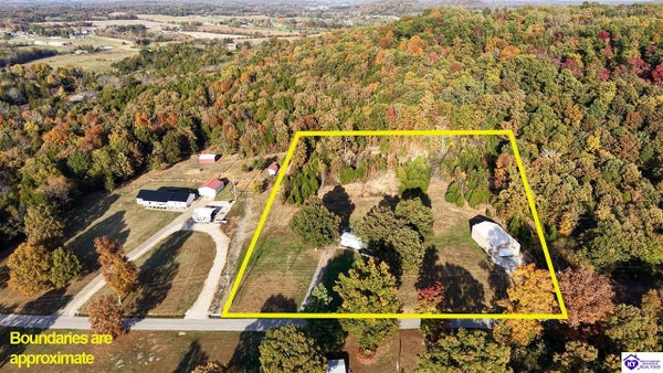1044 HORN RD, CECILIA, KY 42724 - Image c9c9516b6ffe1e0f3e257d20a1f9d77f/950692016