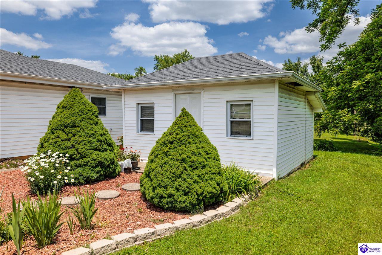 828 W Elm Road