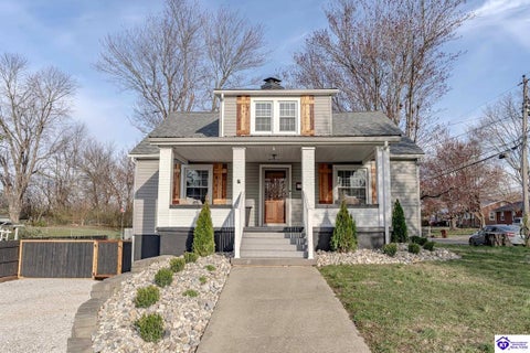 Photo of 824 N Main Street, Elizabethtown, KY 42701 (MLS # HK2603405)