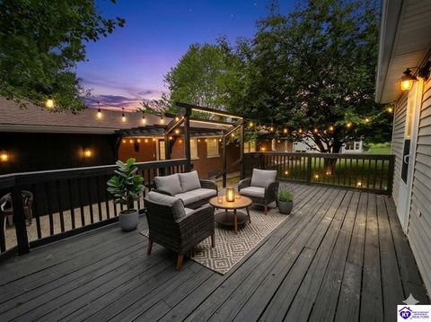 301 Edgewood Avenue, Elizabethtown, KY 42701 - #: HK2600730