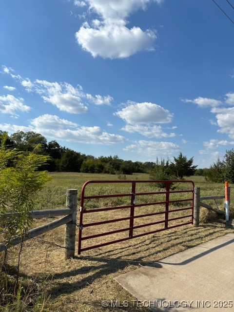 00 Larkspur Lane
