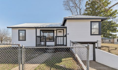 Photo of 248 N Miller, Vinita, OK 74301 (MLS # 2602665)