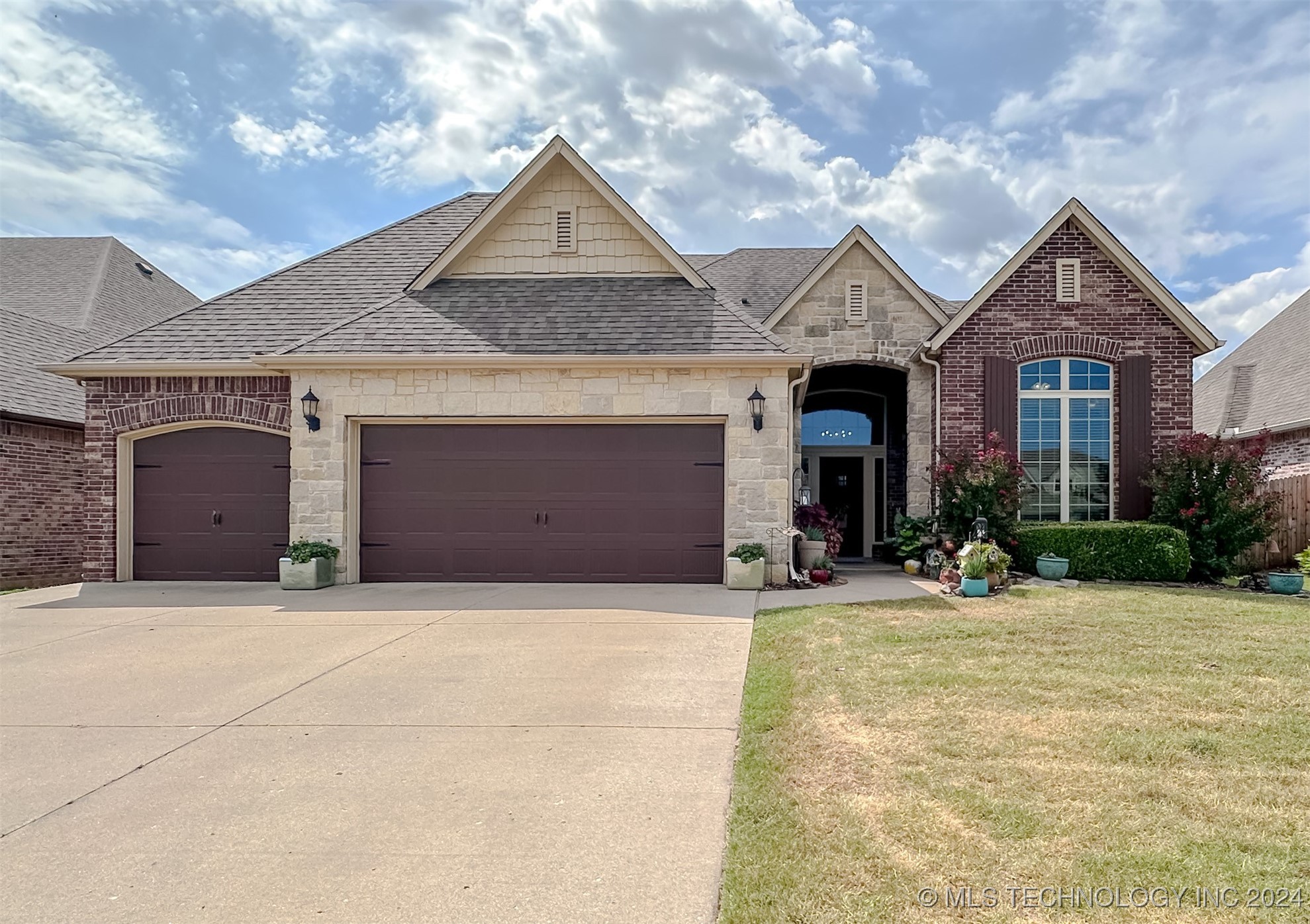 View Broken Arrow, OK 74012 house