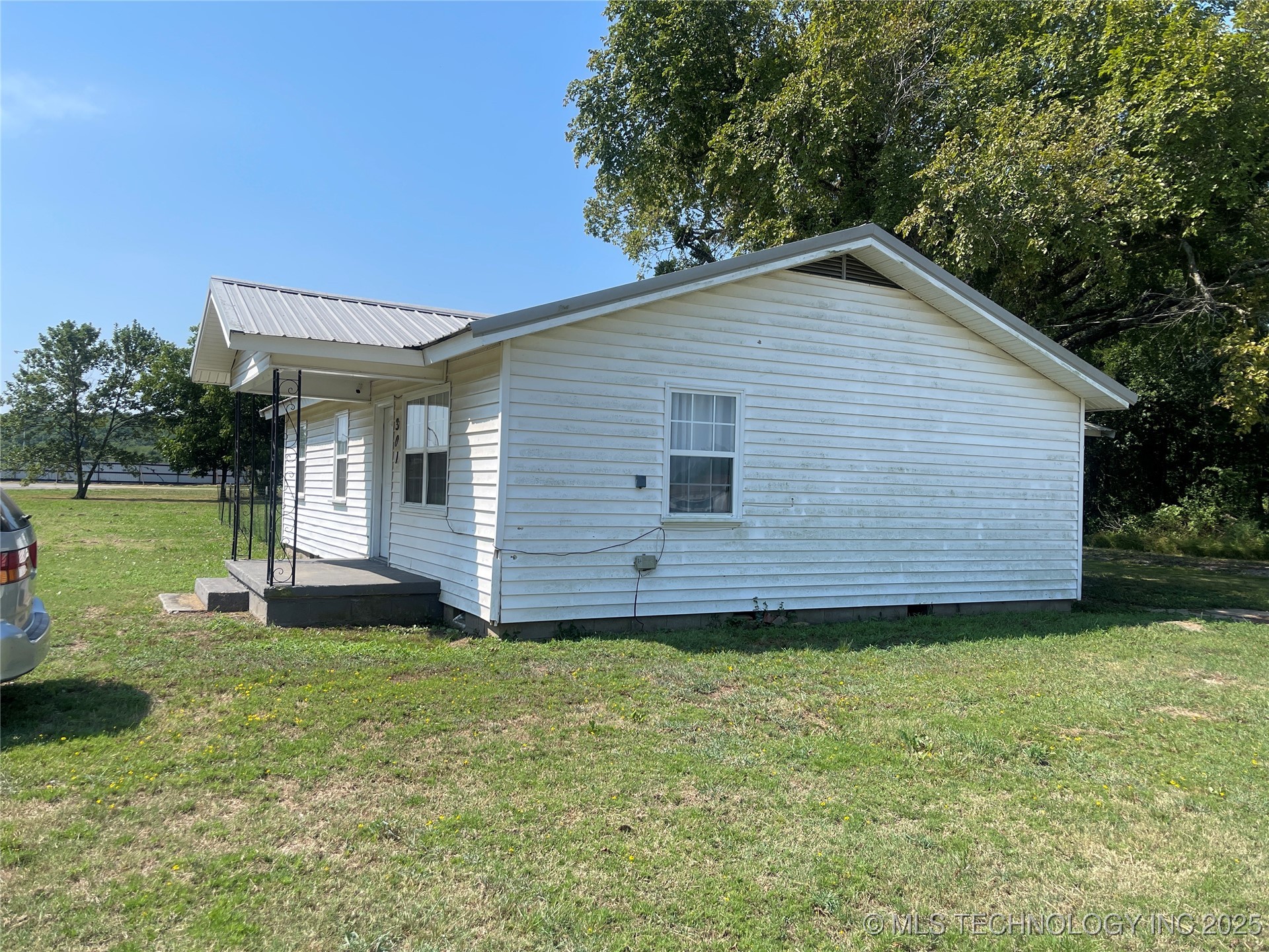 301 K Avenue