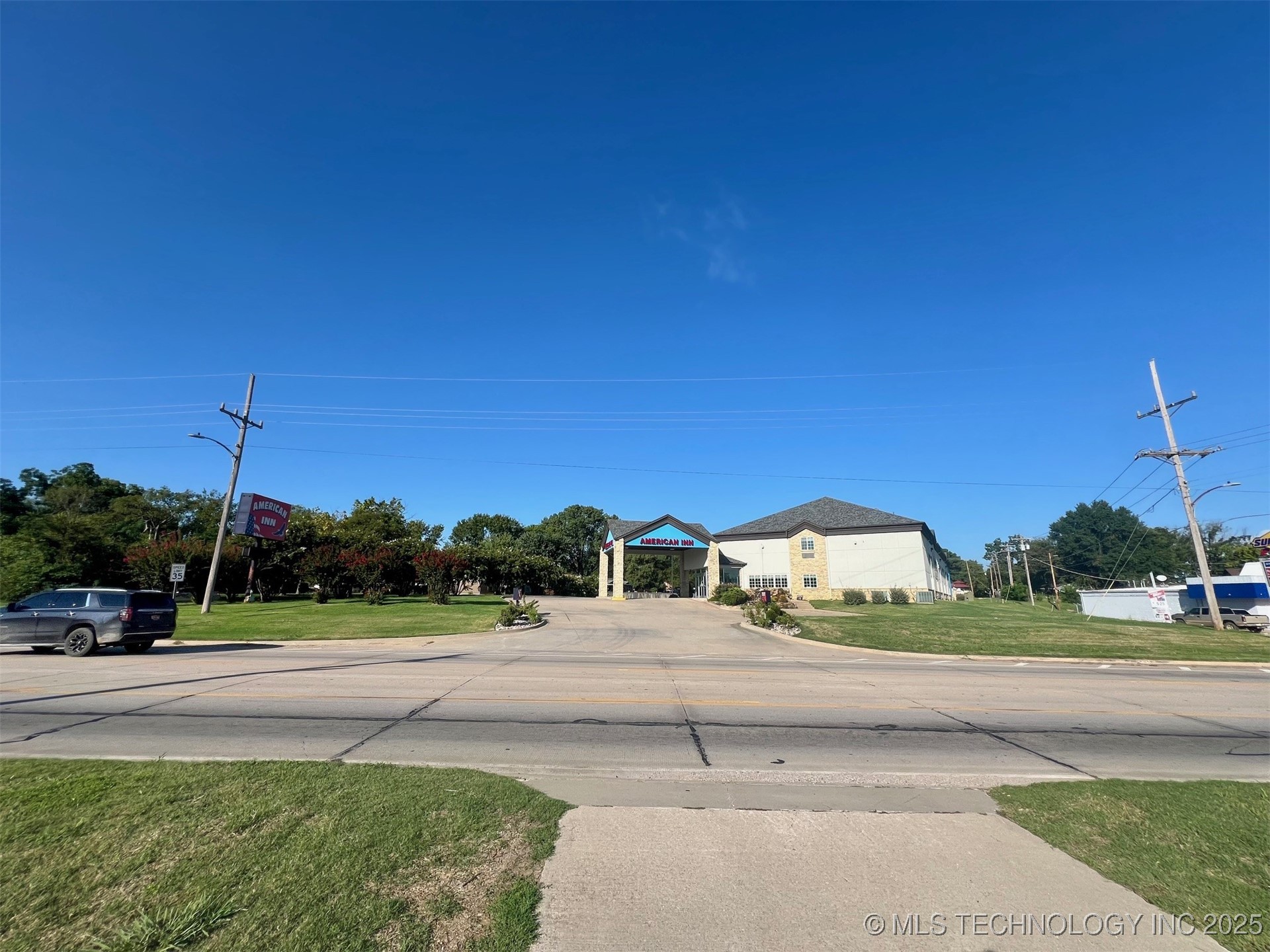 700 N 1st Street N
