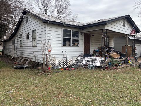 Photo of 418 S Thompson, Vinita, OK 74301 (MLS # 2602840)