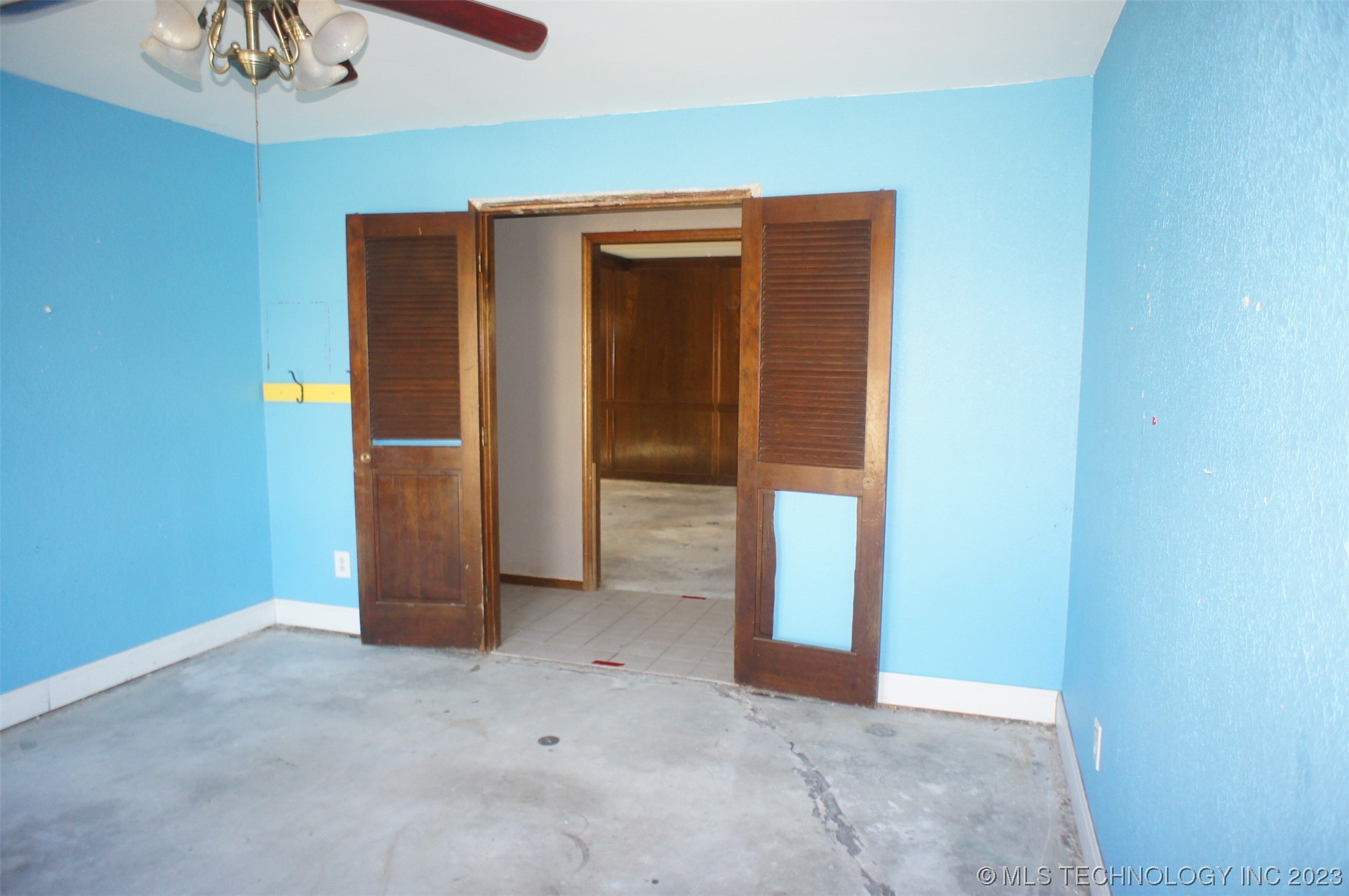 Photo 13 of 40 of 2413 W Canton Street house