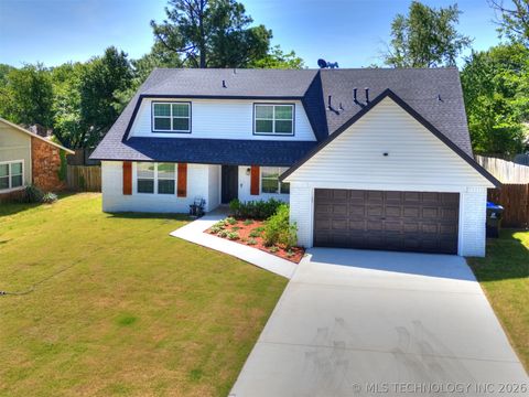 Photo of 2509 W Broadway Street, Broken Arrow, OK 74012 (MLS # 2616392)