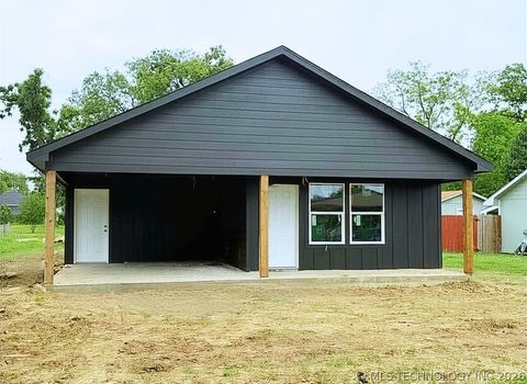 Photo of 312 E Cedar Street, Durant, OK 74701 (MLS # 2616689)
