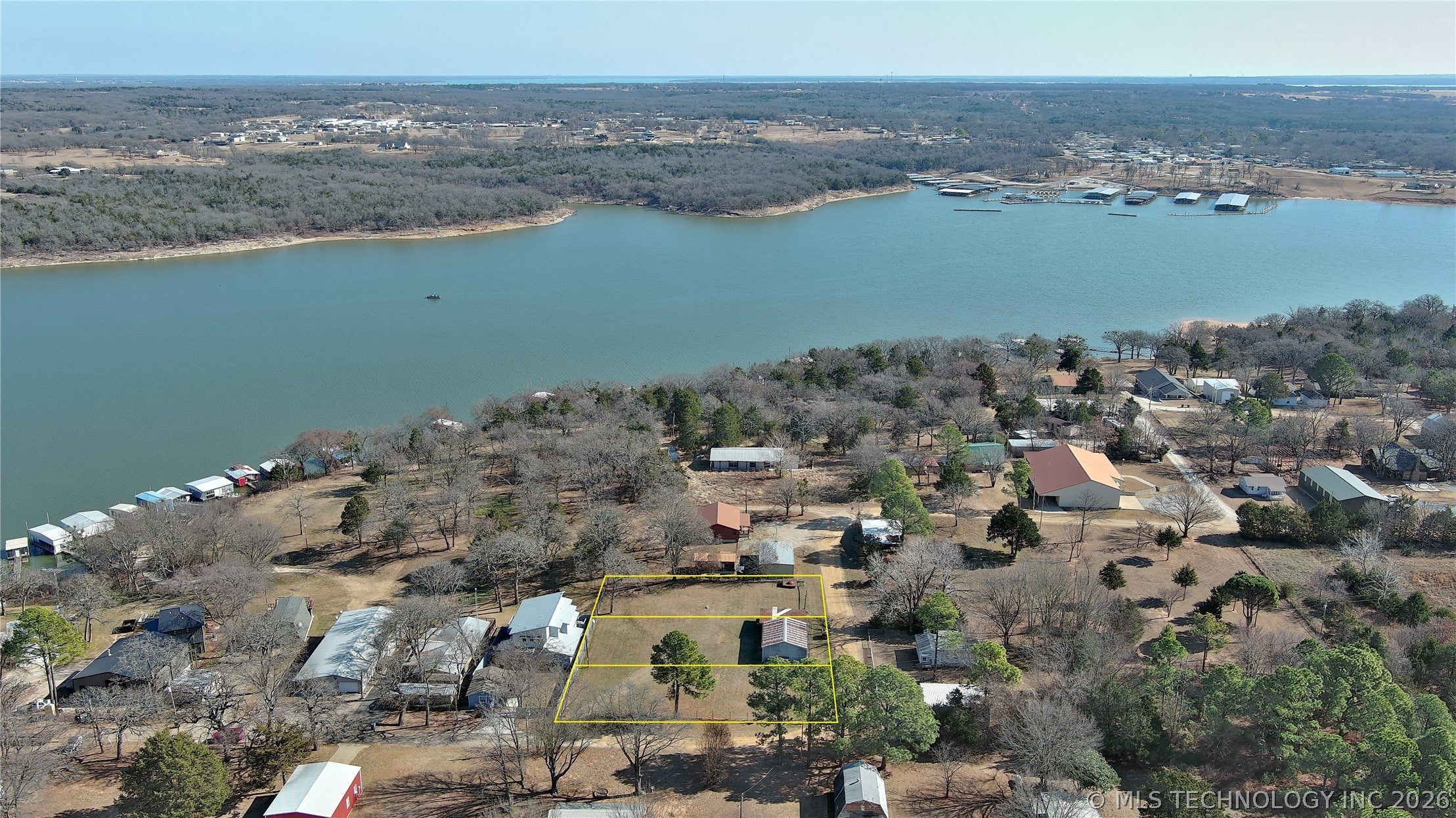 4390 Lakeshore