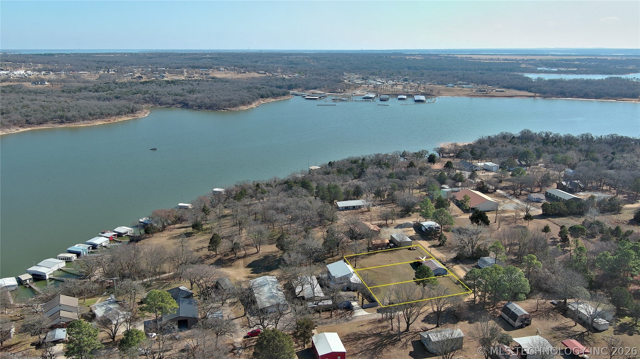 4390 Lakeshore