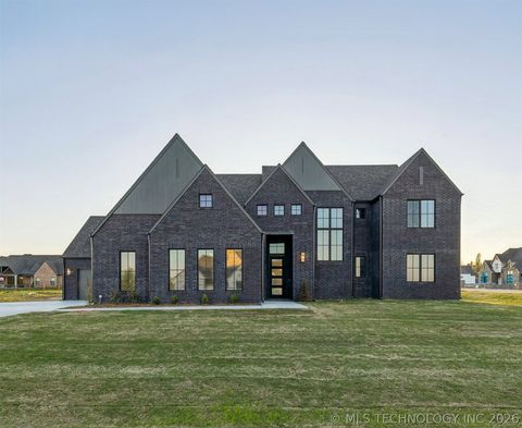 Photo of 11023 N 86th EastCourt, Owasso, OK 74055 (MLS # 2616324)