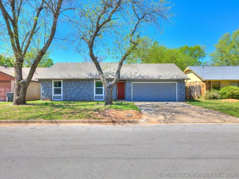 Photo of 6718 S Rockford Avenue, Tulsa, OK 74136 (MLS # 2605443)