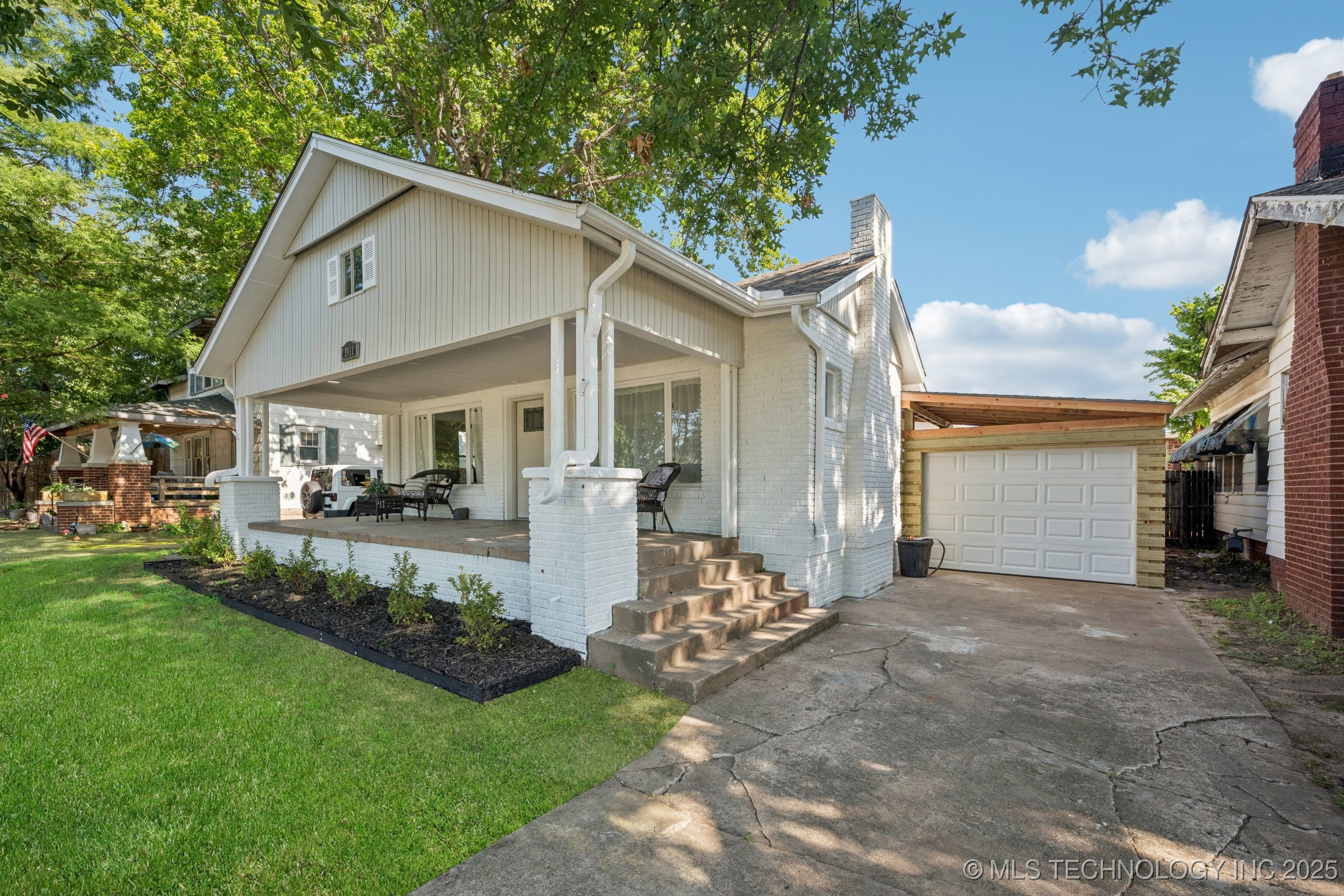 1911 E 13th Place