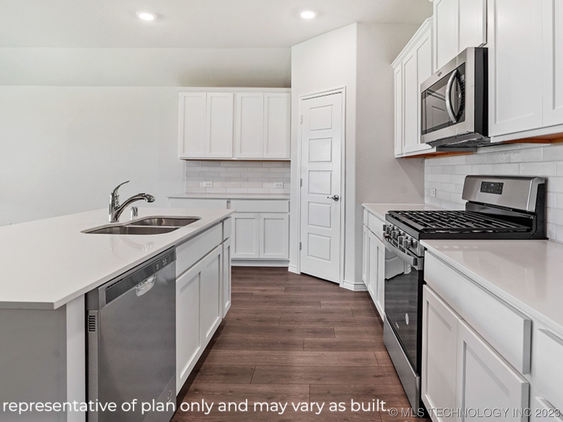 Photo 3 of 15 of 2709 W Brook Street house