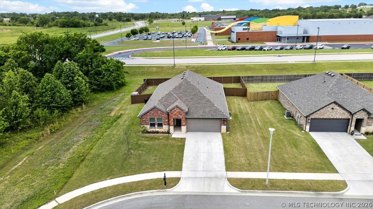 Photo 1 of 40 — 1518 S 72nd Place, Broken Arrow, OK 74014