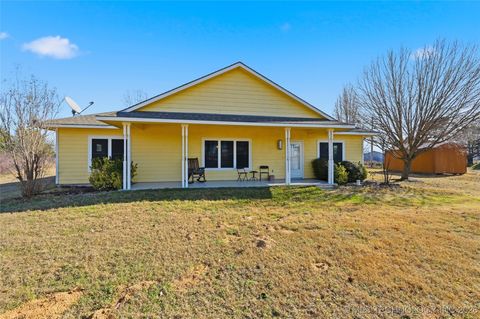 5856 S Highway 377 Kingston OK 73439